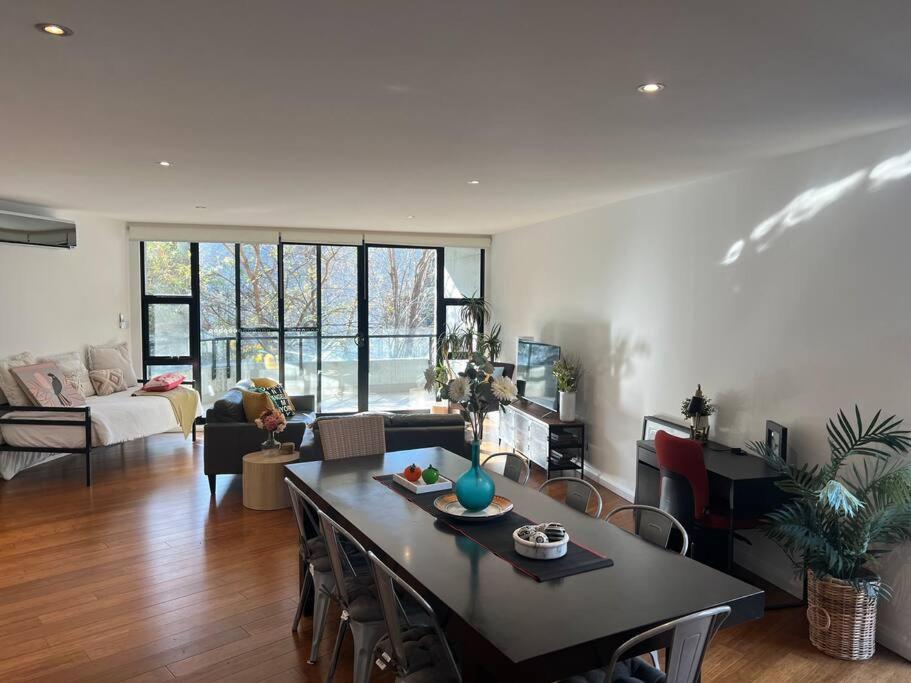 Large Executive 3 Bedroom Yarralumla Exterior foto