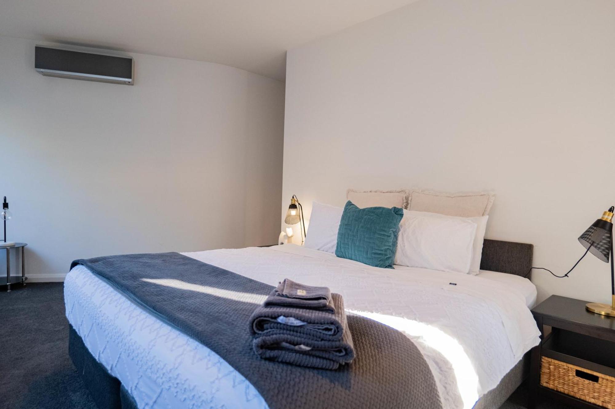 Large Executive 3 Bedroom Yarralumla Exterior foto