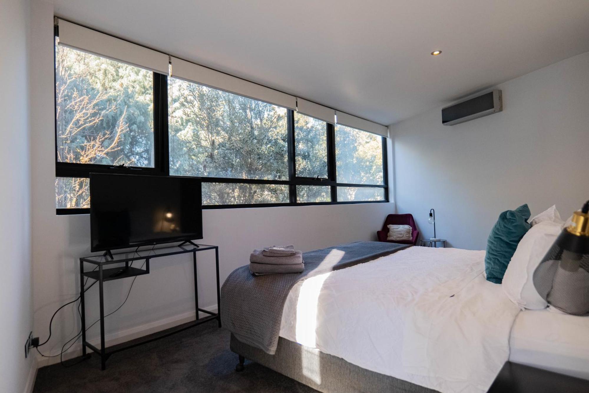Large Executive 3 Bedroom Yarralumla Exterior foto