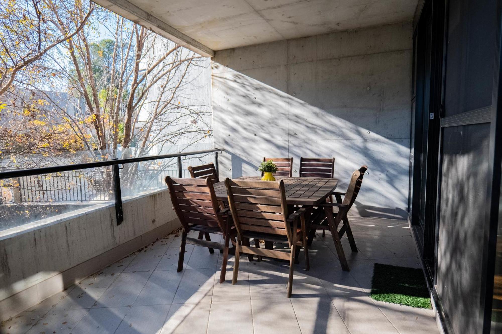 Large Executive 3 Bedroom Yarralumla Exterior foto