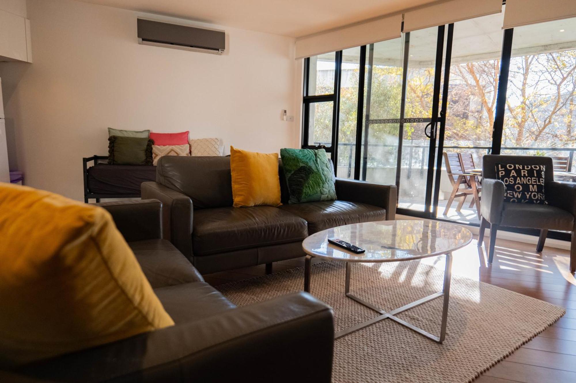 Large Executive 3 Bedroom Yarralumla Exterior foto